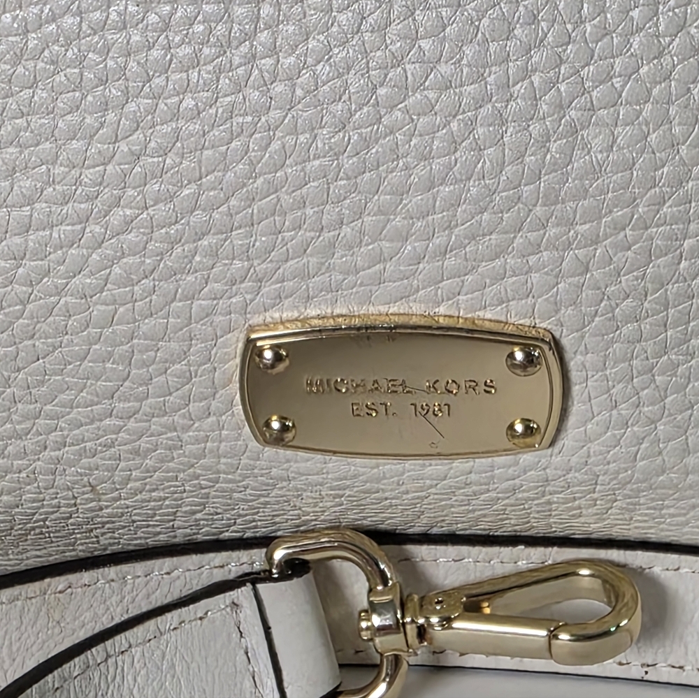 Michael Kors Hallie large leather Hobo Shoulder Crossbody - Picture 6 of 16